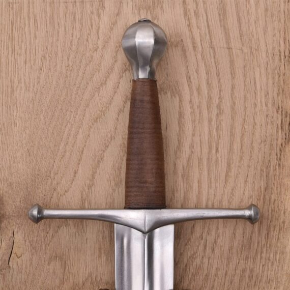 épée poignée cuir